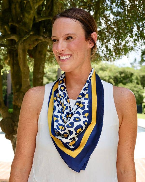 Meredith Spotted Scarf Medium NAVY GOLD: Default