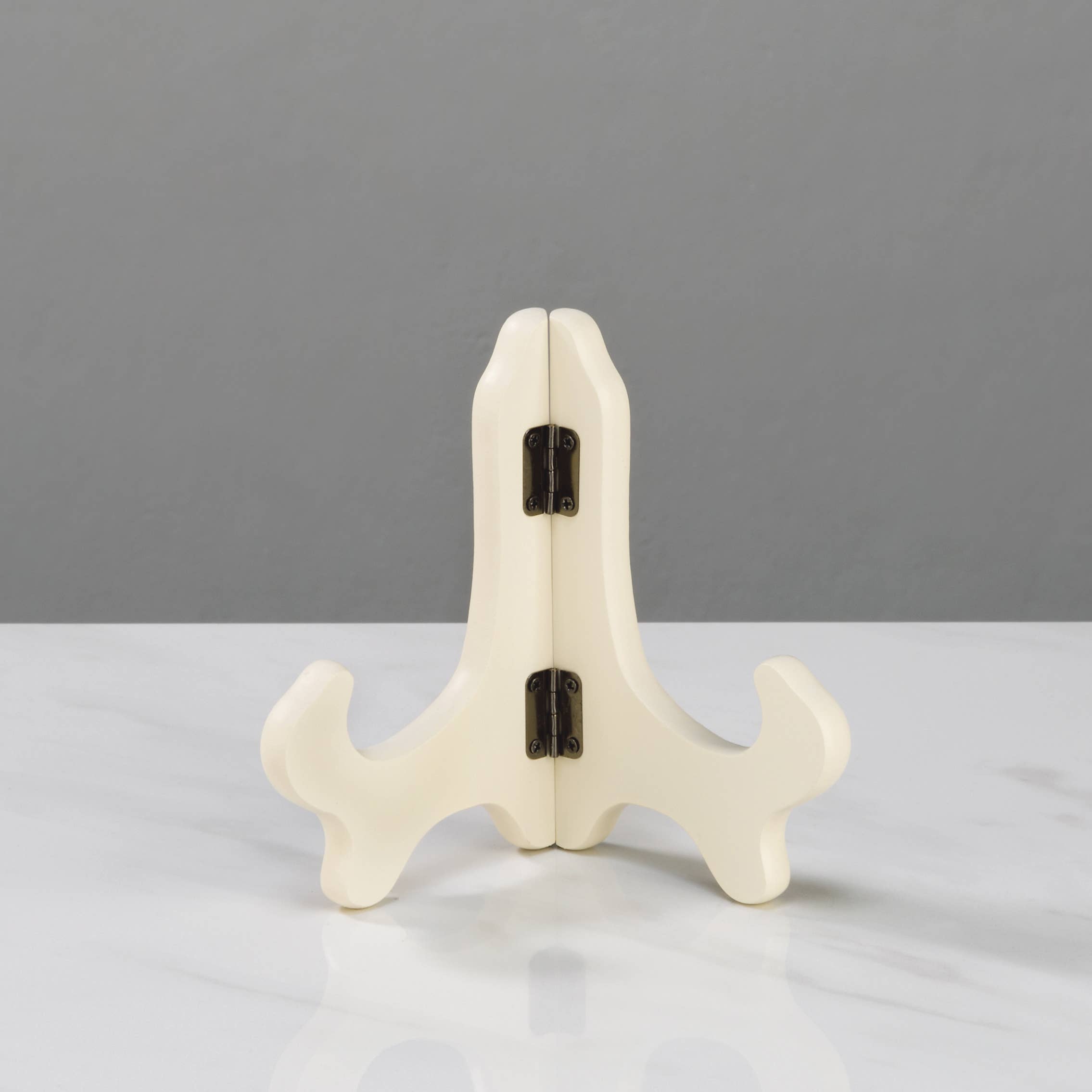 Wooden Easels (Basic Packaging = UPC tag only): Walnut / 9"