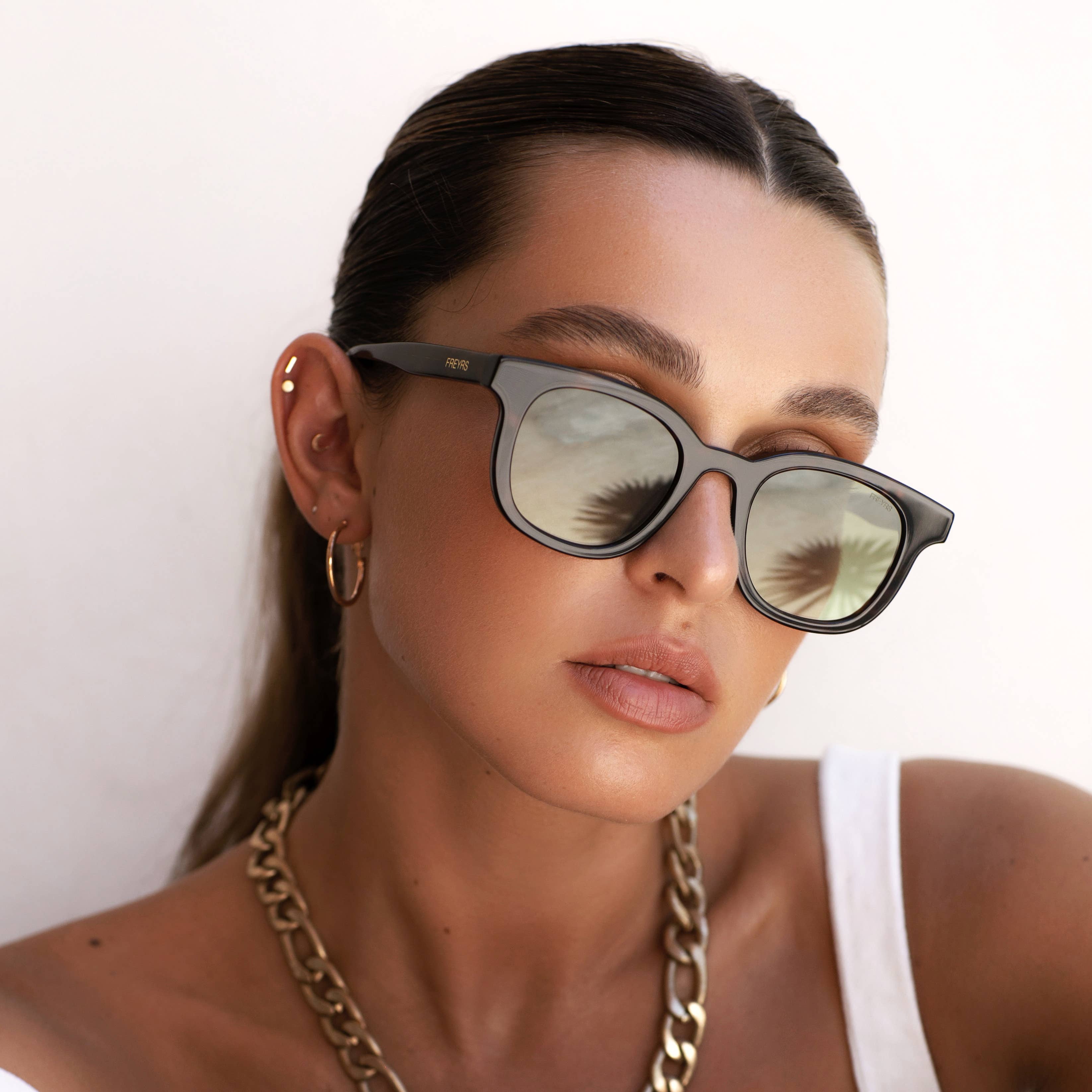Jasper Acetate Unisex Sunglasses: Tortoise / Green