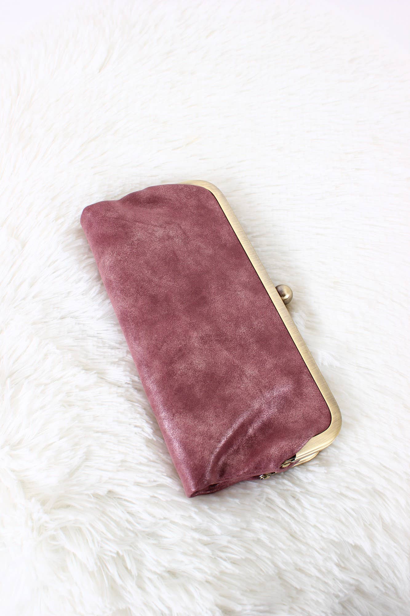 Karen Kiss Lock Clutch Bag: Ivory