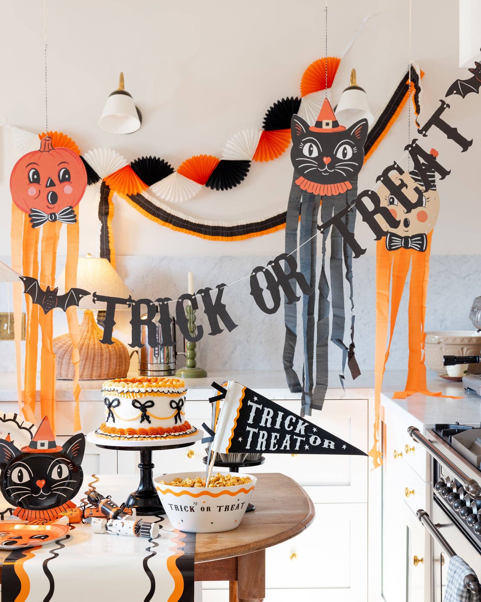 VHP1302 - Trick or Treat Vintage Banner
