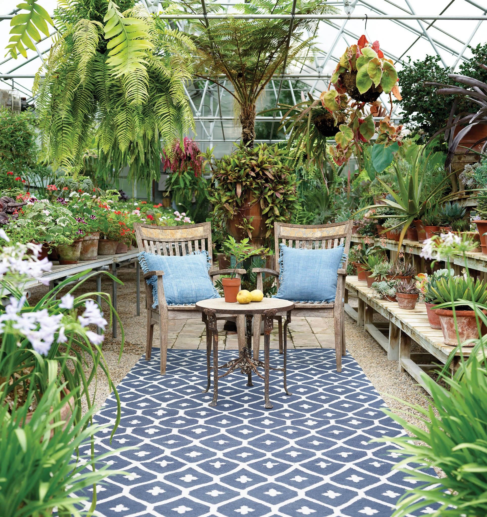 Elizabeth Handwoven Indoor/Outdoor Rug | Navy: 2' x 3'