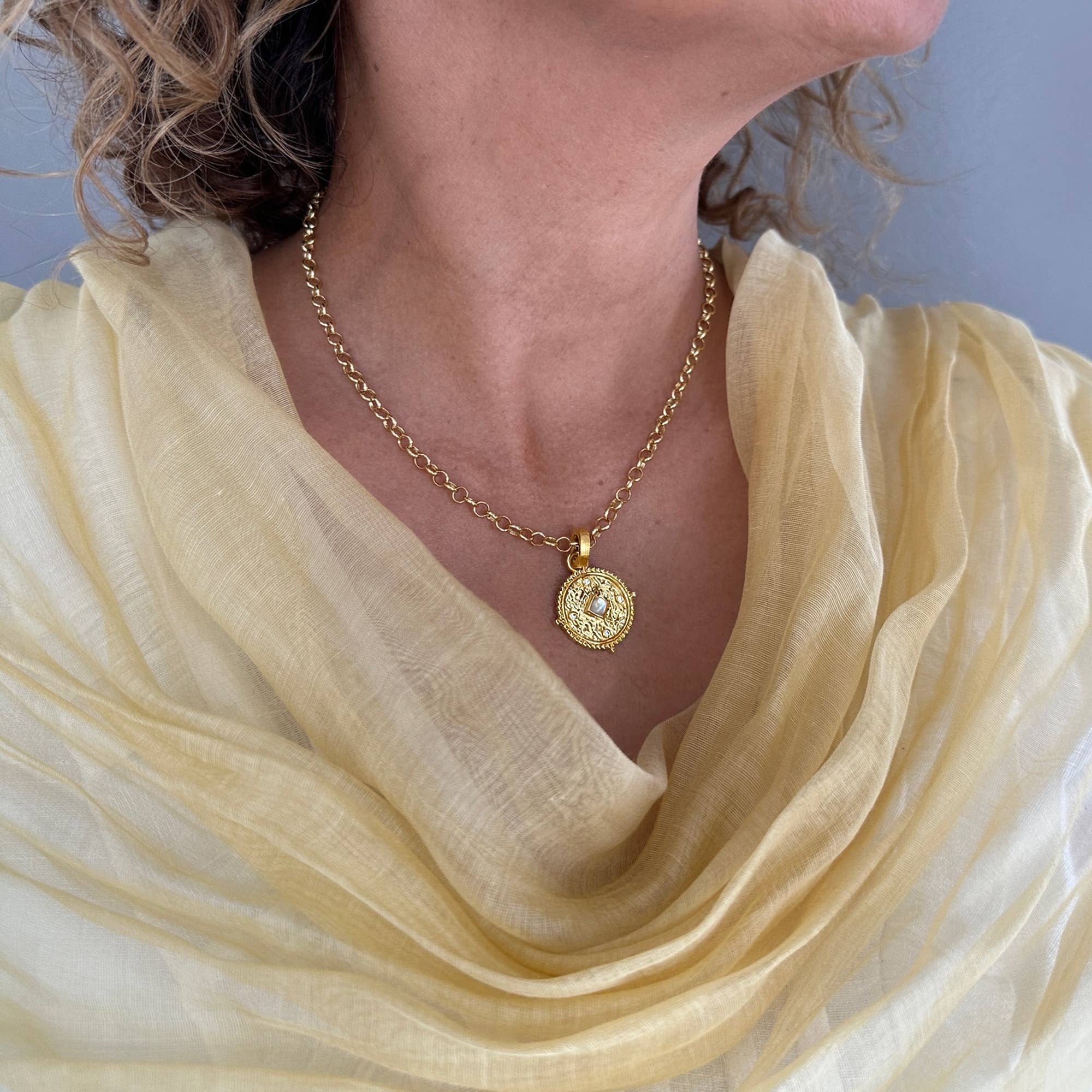 CHARLESTON NECKLACE: Mother of Pearl