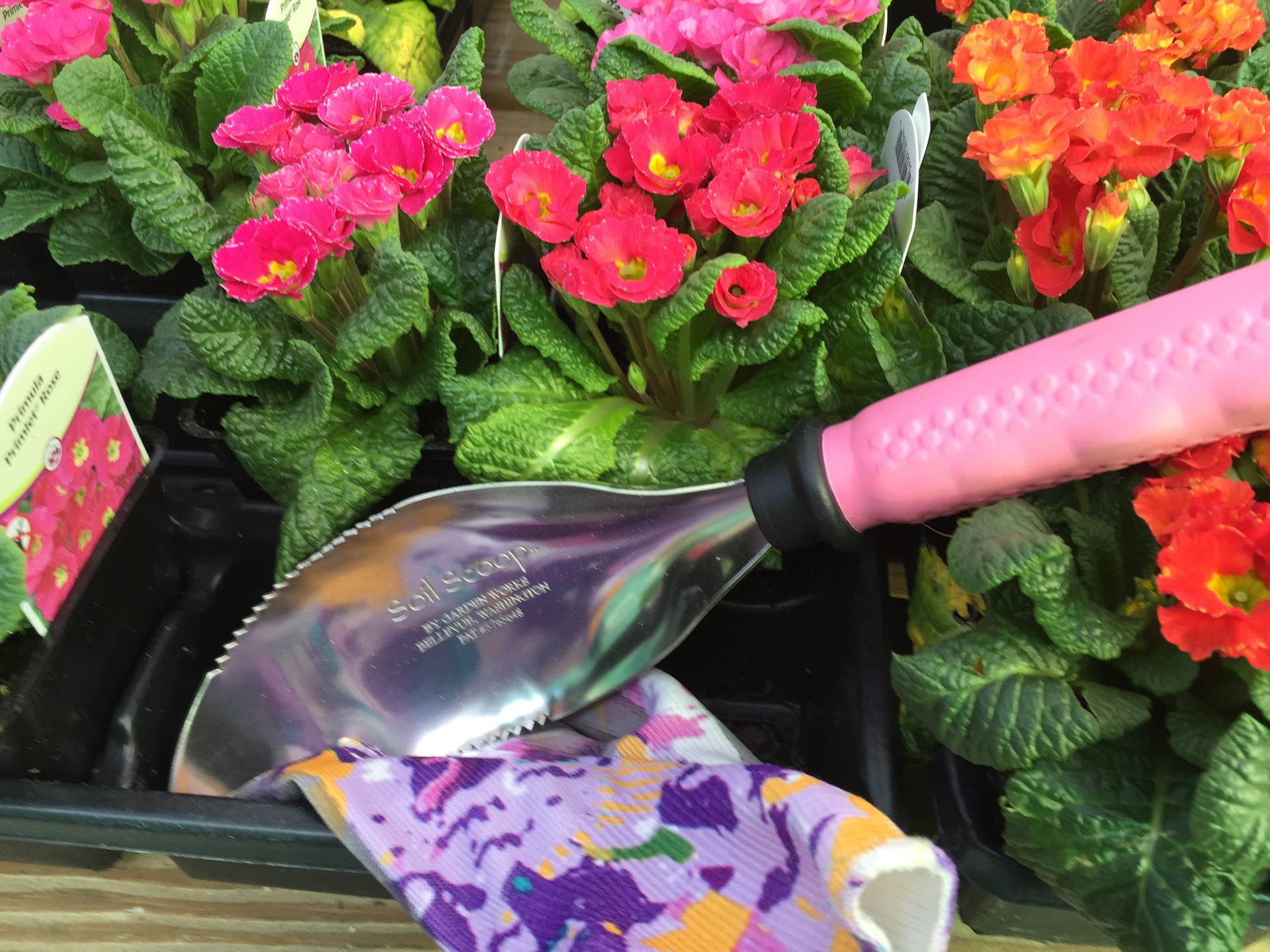 Soil Scoop™ - Comfort Grip - USA: Green Handle