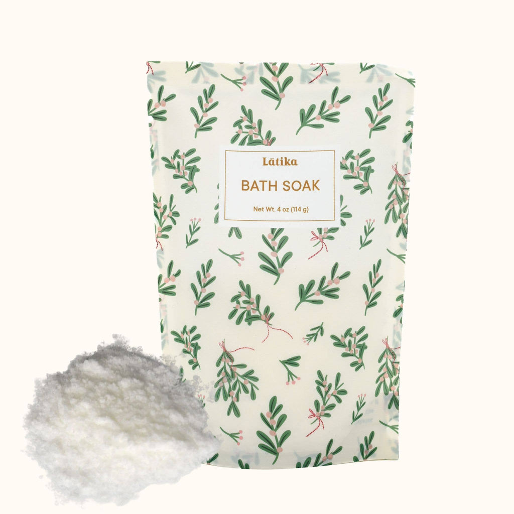 Holly 🌿 Holiday Bath Salt with elegant christmas design