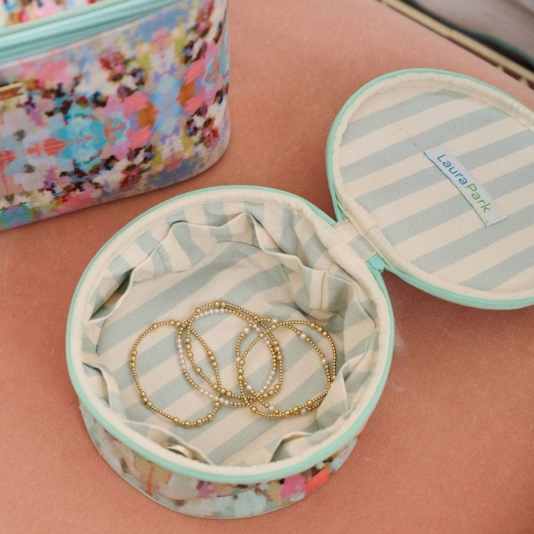 Brooks Avenue Round Jewelry Case: One Size