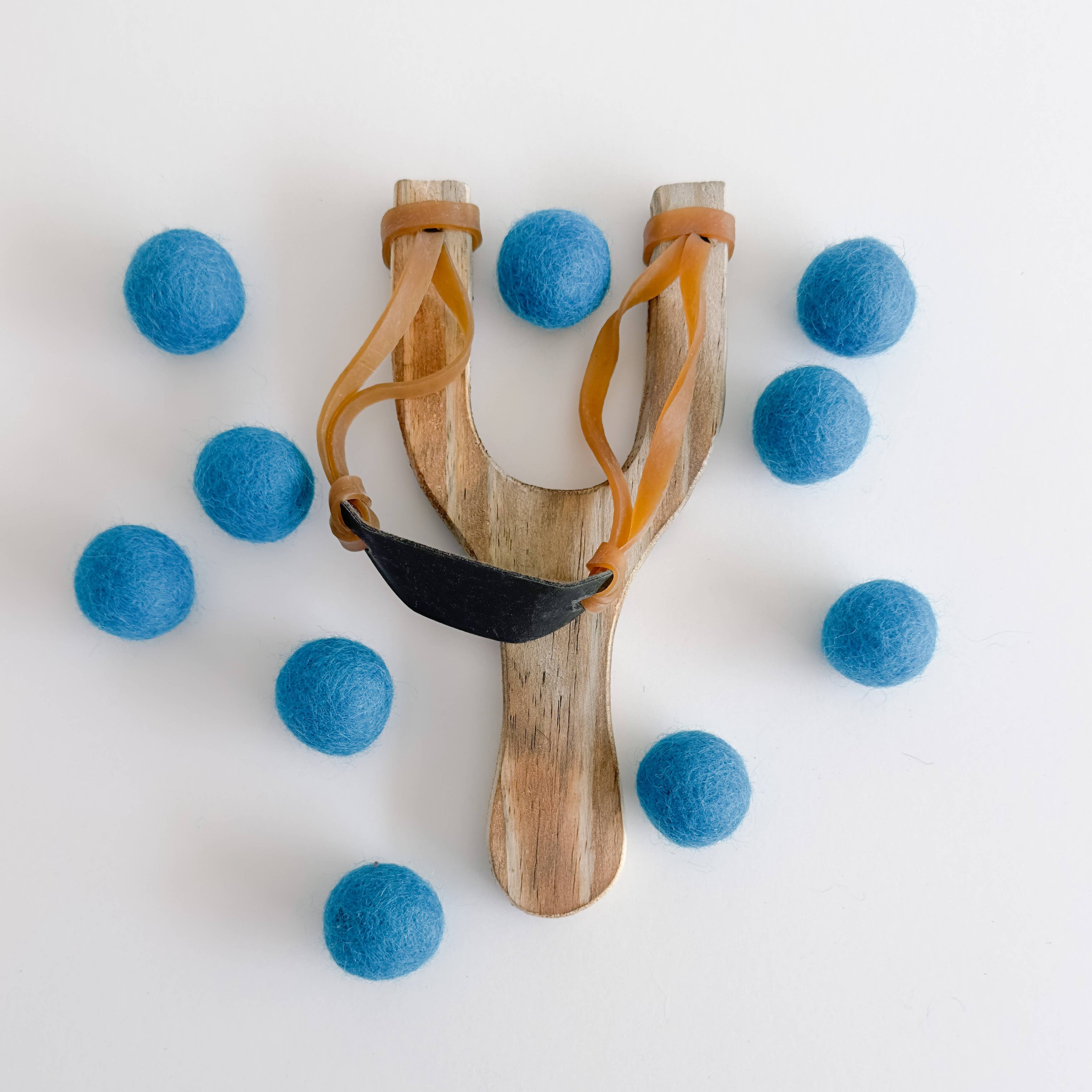 Wood Slingshot with 10 Felt Balls: Royal Blue