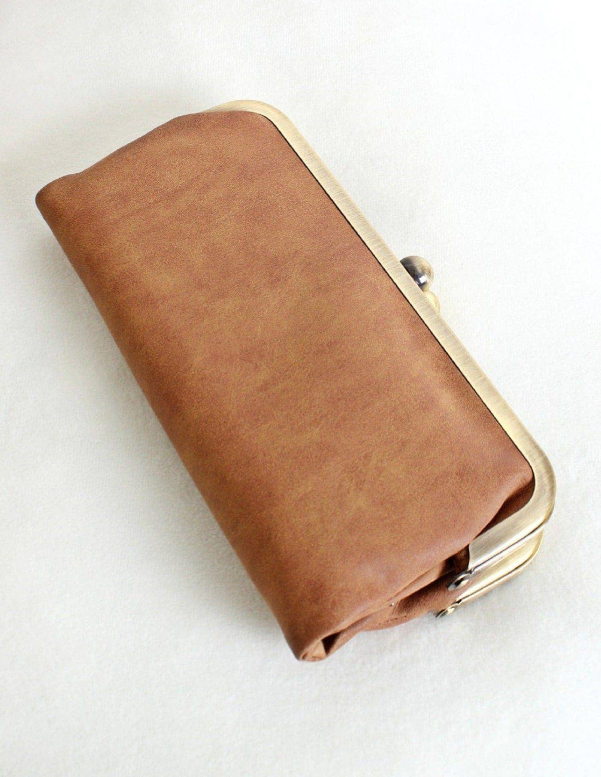 Karen Kiss Lock Clutch Bag: Black
