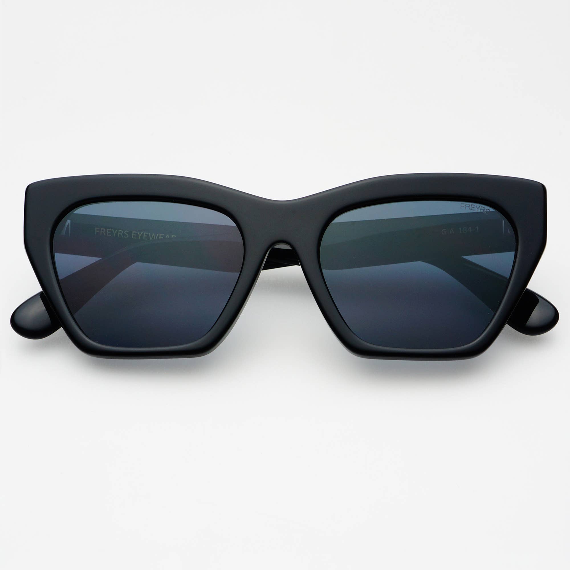 Gia Acetate Cat Eye Sunglasses : Black