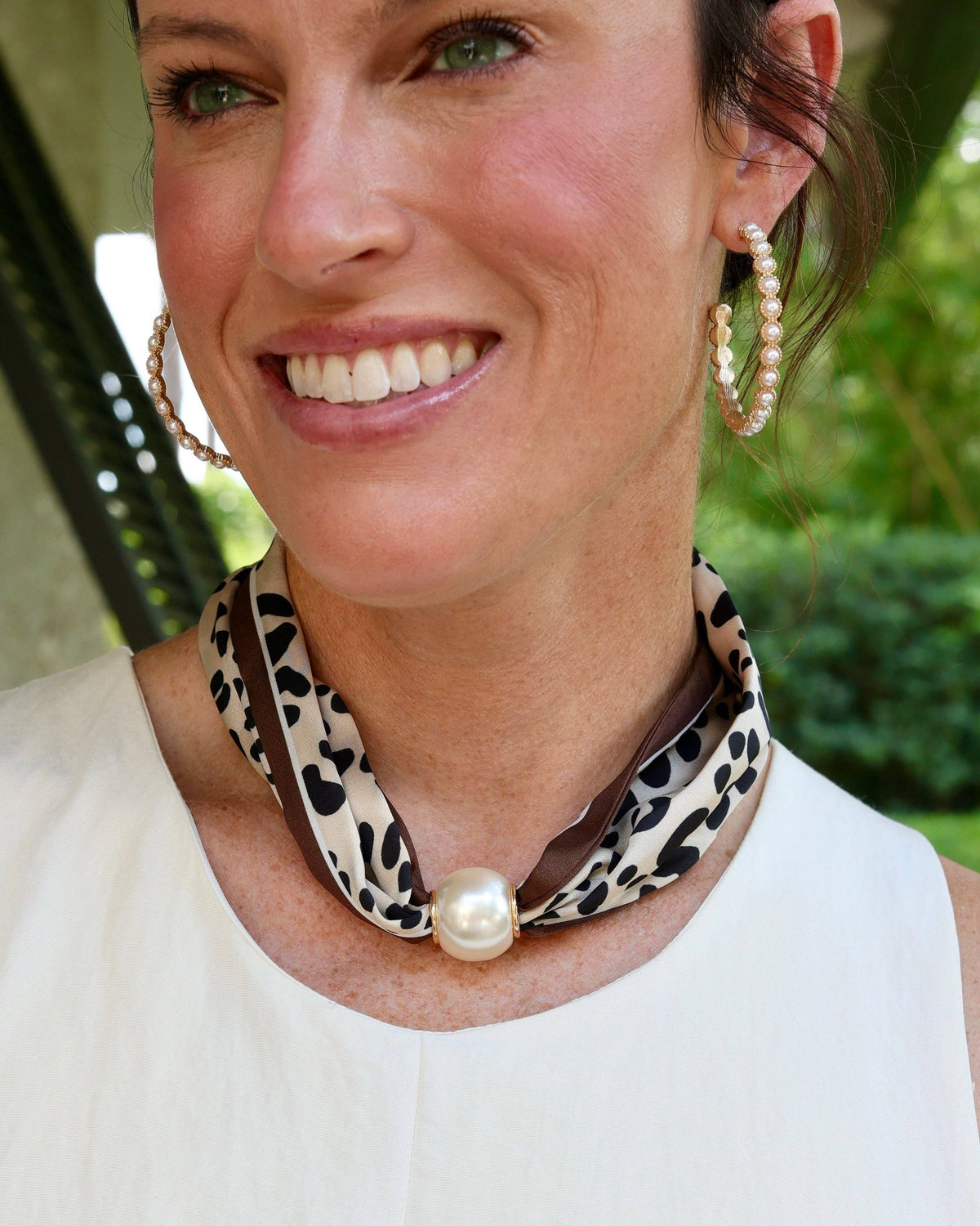 Pammie Magnetic Pearl Scarf Necklace Leopard: Default