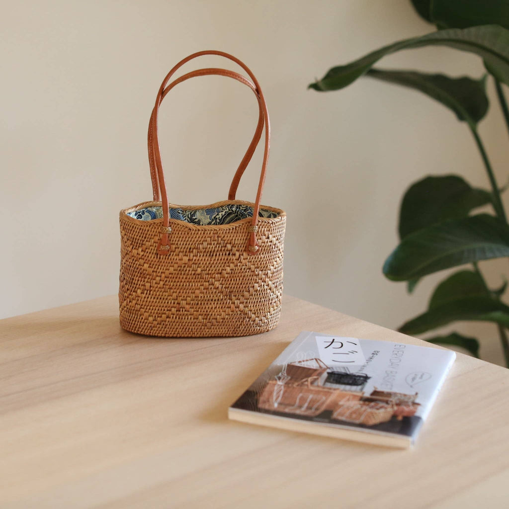 Bali Rattan Wave Handbag 8"