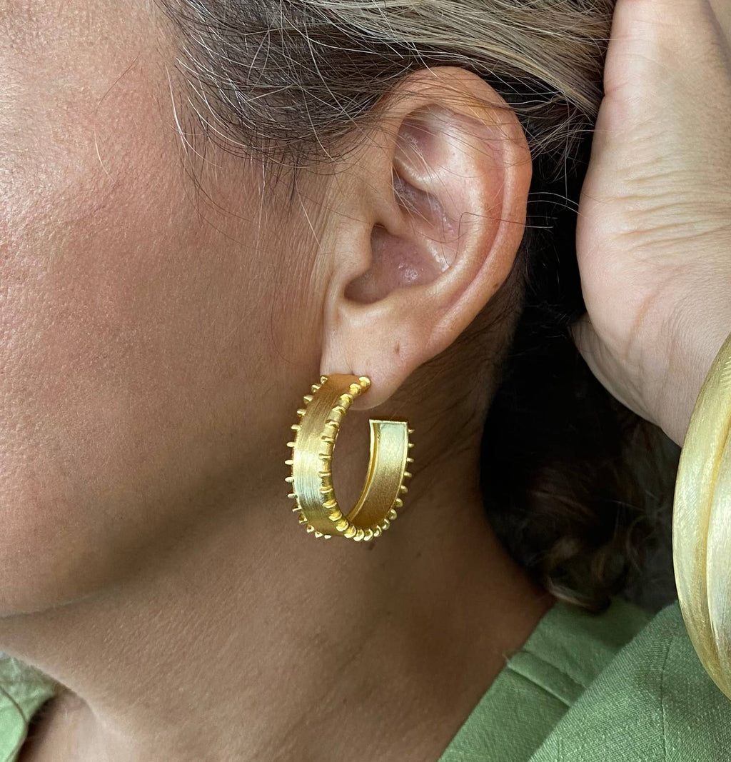 BIRMANIA HOOP EARRINGS: Gold