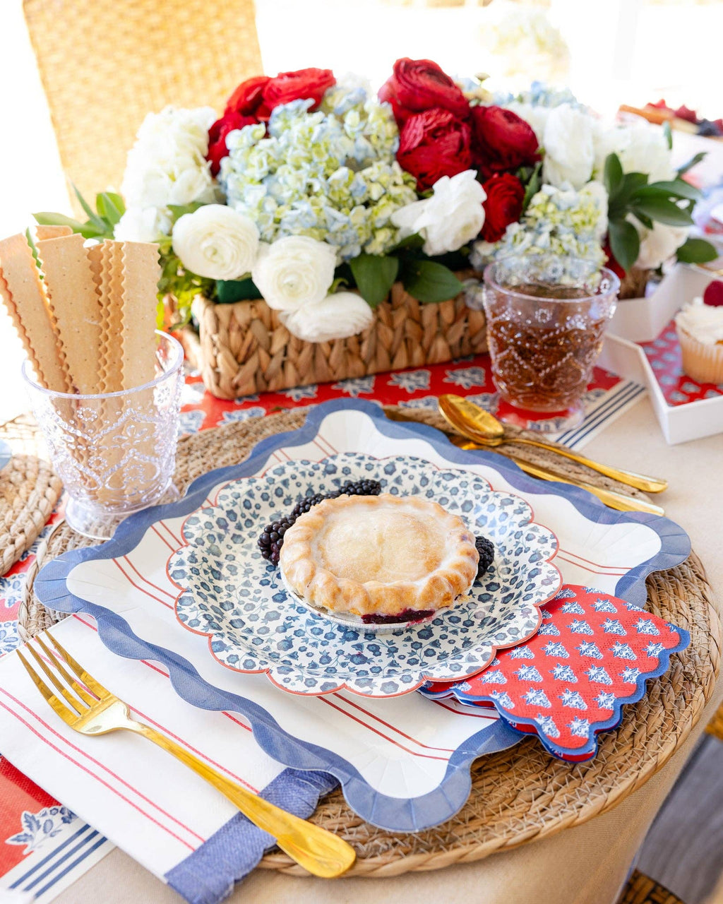 HAM1244 - Red Stripes Paper Plate - 11"