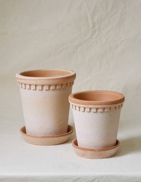 Coventry Terracotta Pots: Pale Gray / 7.5"d x 8"h