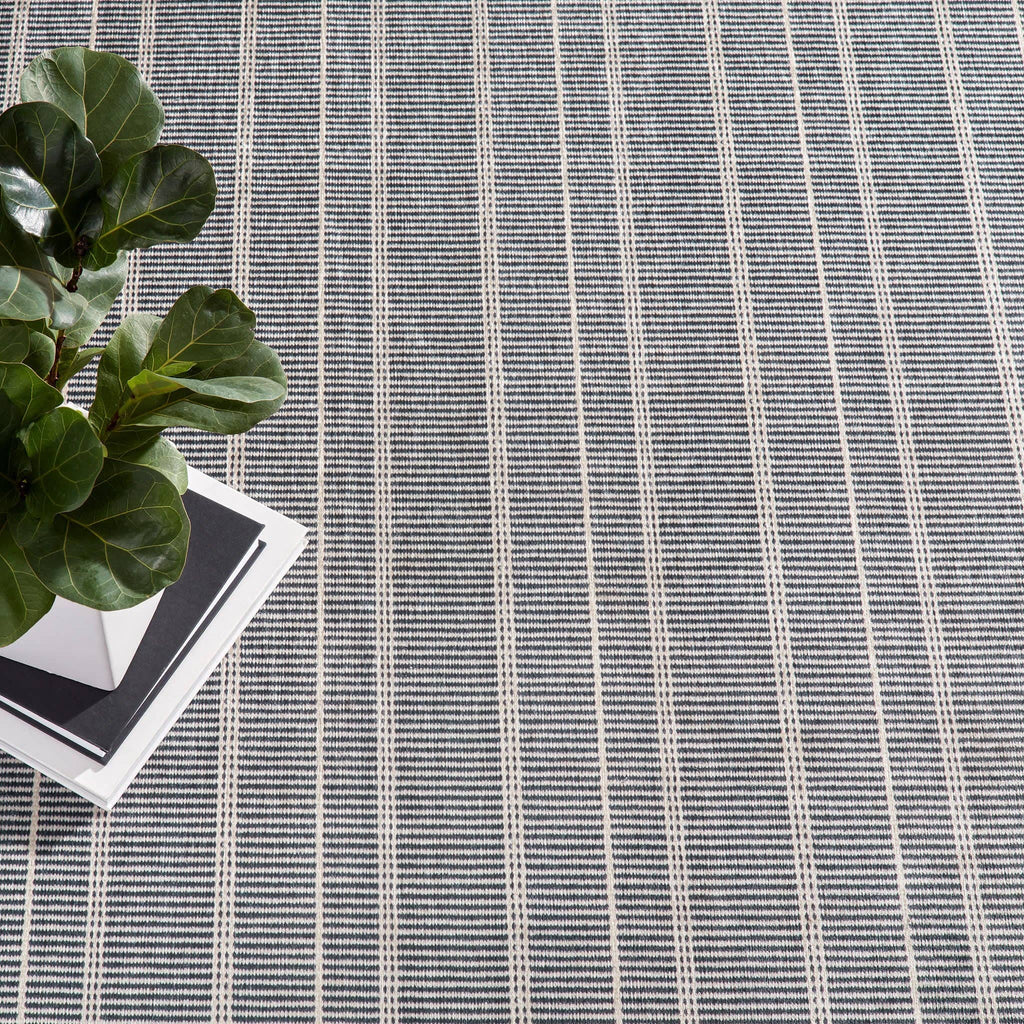 Samson Machine Washable Rug | Black: 2' x 3'