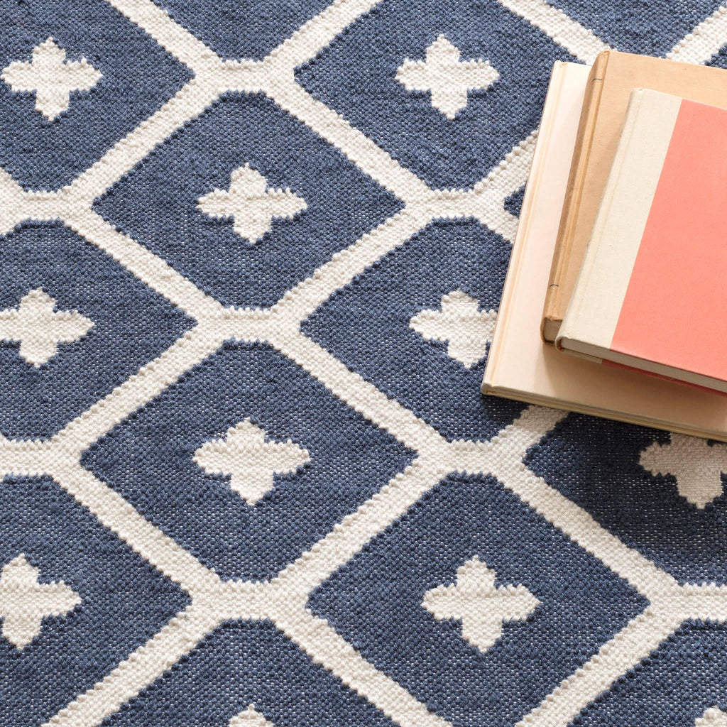 Elizabeth Handwoven Indoor/Outdoor Rug | Navy: 2' x 3'