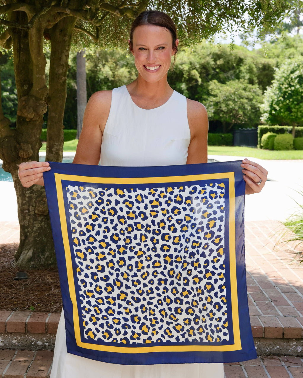Meredith Spotted Scarf Medium NAVY GOLD: Default