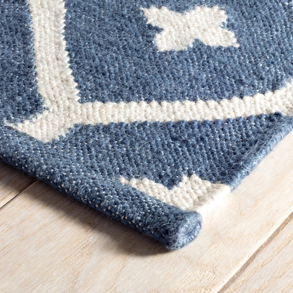 Elizabeth Handwoven Indoor/Outdoor Rug | Navy: 2' x 3'