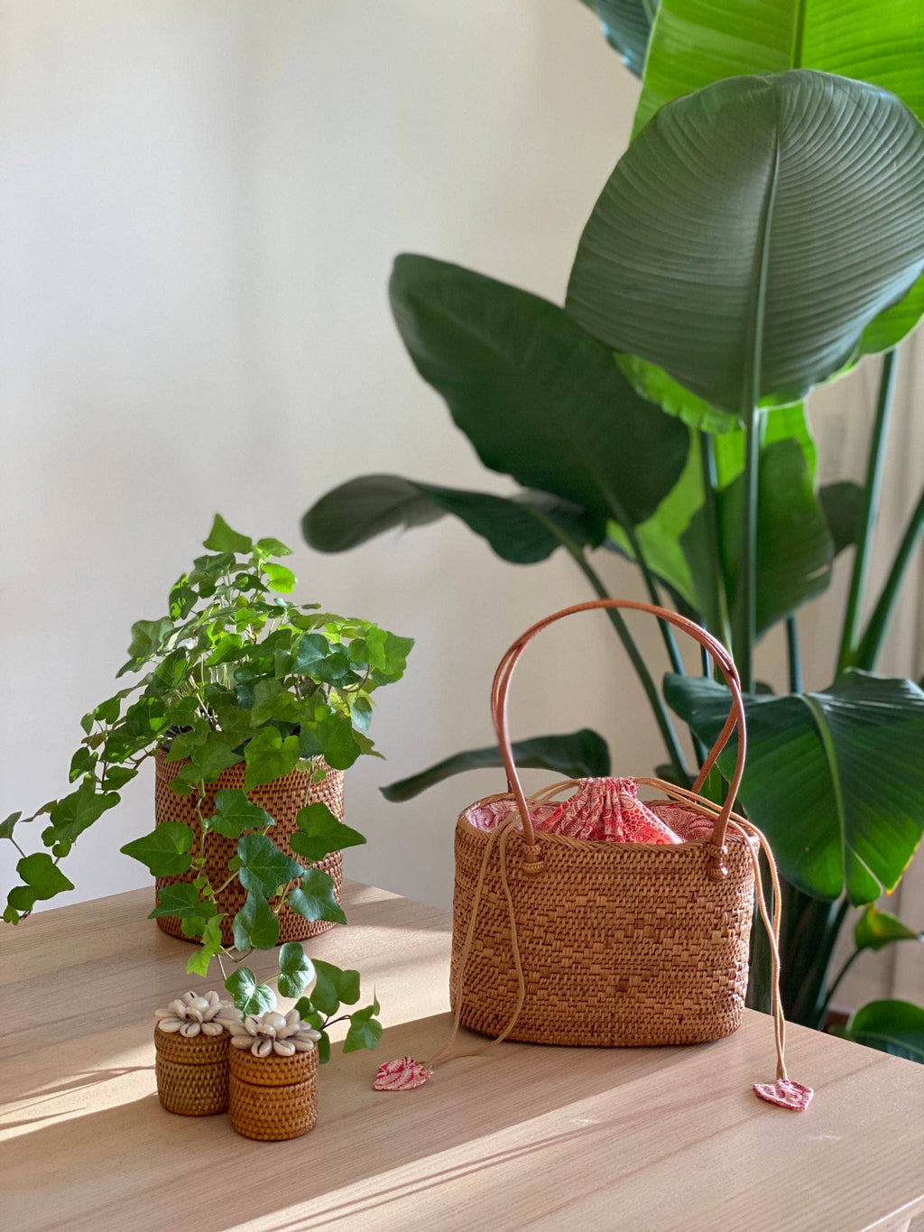 Bali Rattan Wave Handbag 8"
