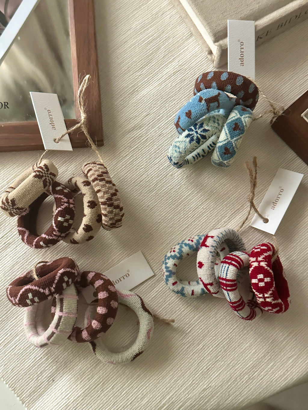 Winter Patterned Thick Seamless Hair Ties (Set of 4): Assorted