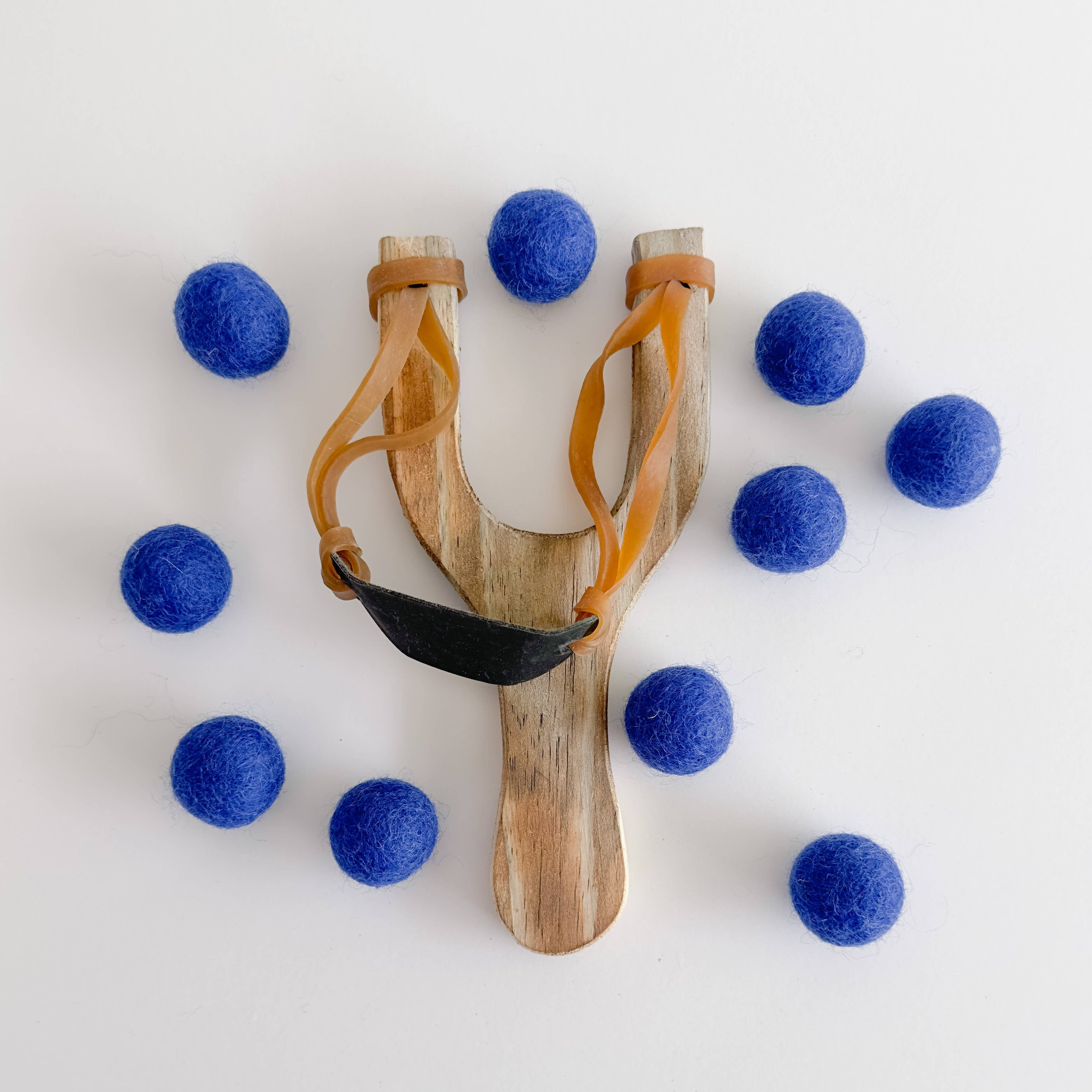 Wood Slingshot with 10 Felt Balls: Royal Blue