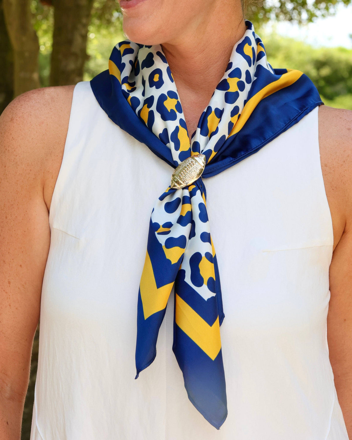 Meredith Spotted Scarf Medium NAVY GOLD: Default